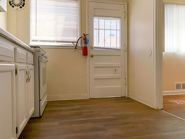 2 Bedroom with Hardwood Floors — Photo 18