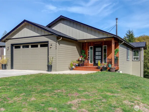 200 Red Hawk Drive, Castle Rock, WA 98611