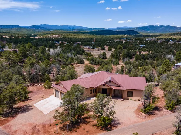 5 Pumpkin Ln, Pecos, NM 87552