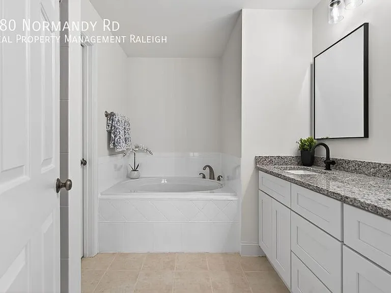 180 Normandy Rd — Photo 19