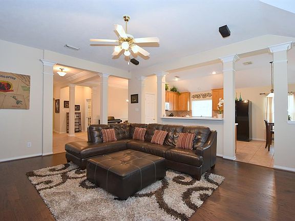 2nd image of 7518 Clairson Ln