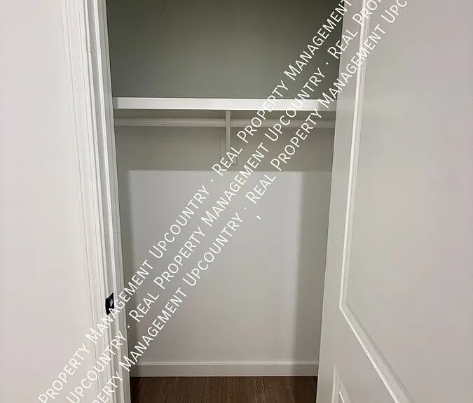 795 Lyman Rd — Photo 11