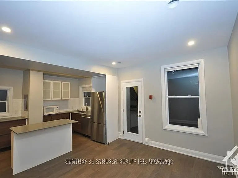 571 McLeod St #2 — Photo 5