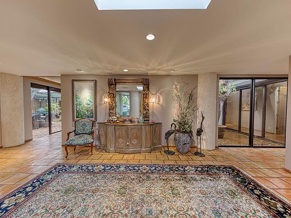 2nd image of 2503 Turkey Neck Cir