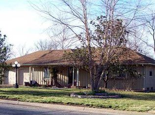 512 E 3rd St N, Goddard, KS 67052