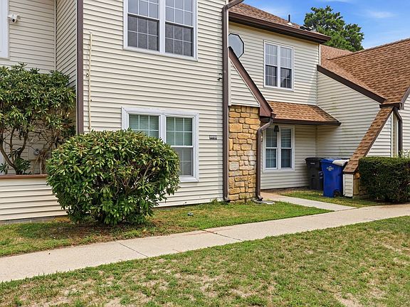 4th image of 3103 Woodlands Dr #3103