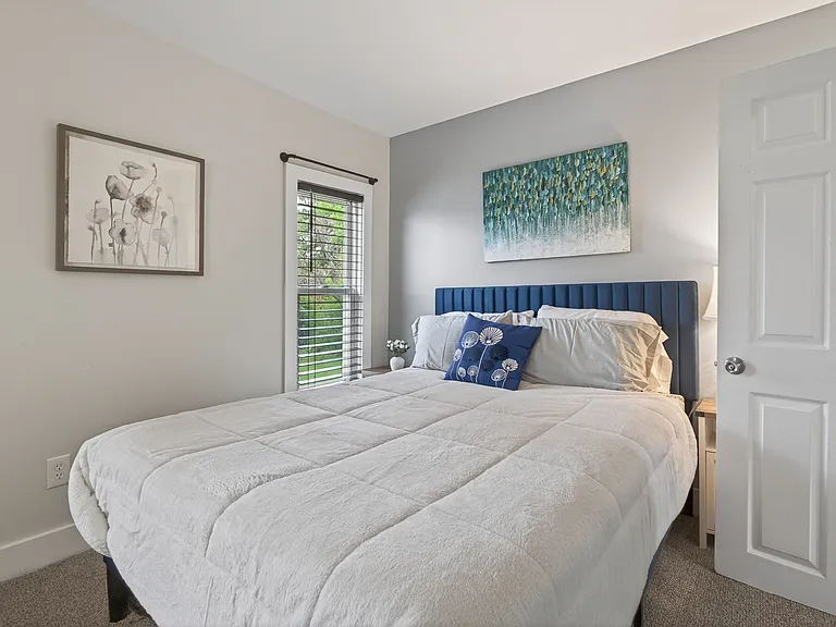 700 Broadway Ave NW #2 — Photo 16