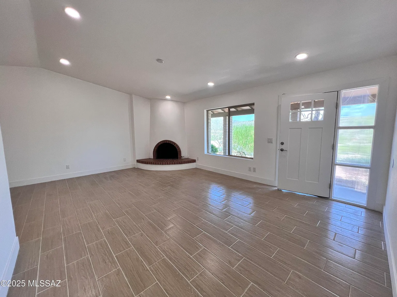 4 bed, 3.0 bath, 2310 sqft, $2,700 — Photo 2