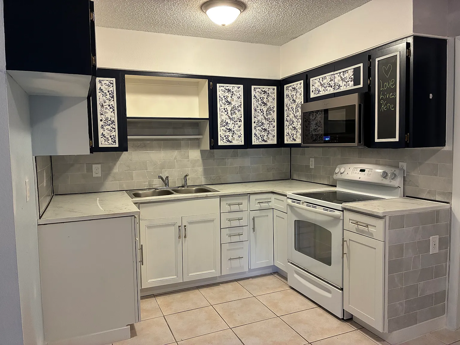 2 bed, 840 sqft, $1,800 — Photo 1
