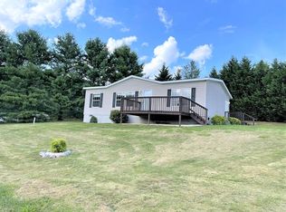 98 Foxfire Ln, Galax, VA 24333