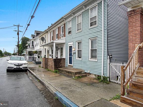 3rd image of 951 E King St