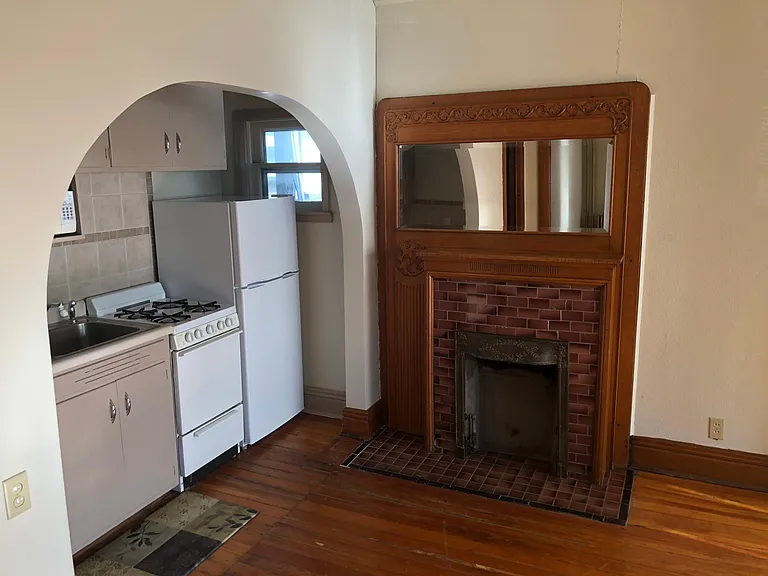 1826 D St #2 — Photo 2