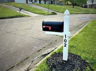 102 Pebble Brook Dr, Clinton, MS 39056