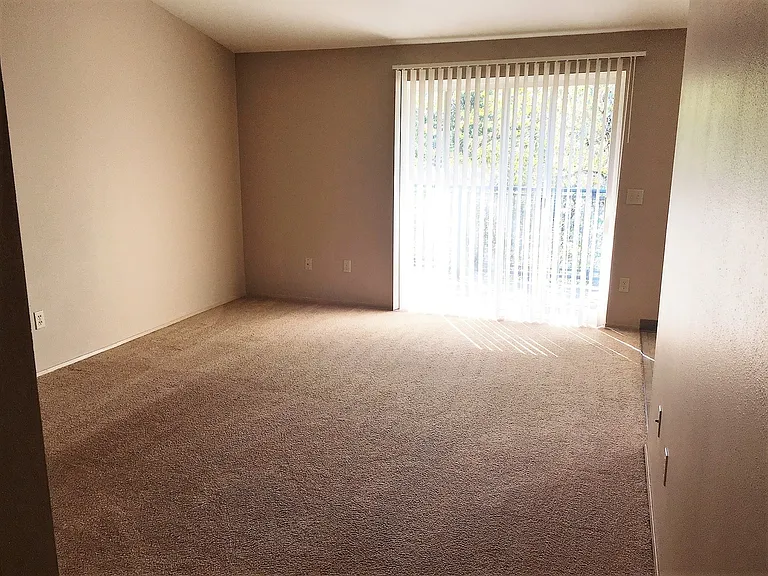 Vista Pointe Apartments in South Salem Oregon Comfortable Living Near Shopping and I5 — Photo 13