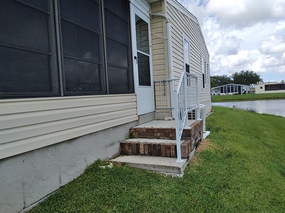 5th image of 142 Lantana Cir