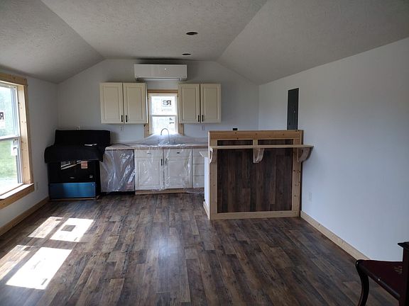5th image of 146 Oaks Rd