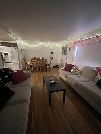 662 Budlong St — Photo 22