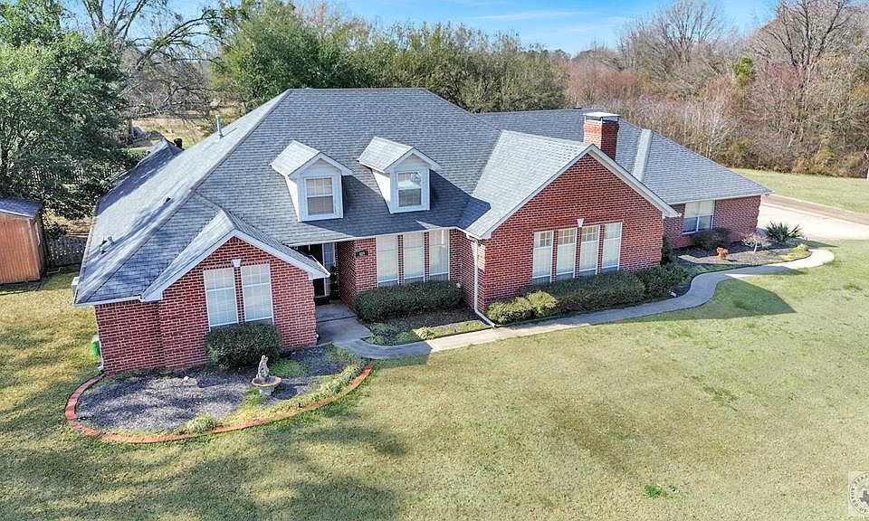 1st image of 409 Meadows Rd