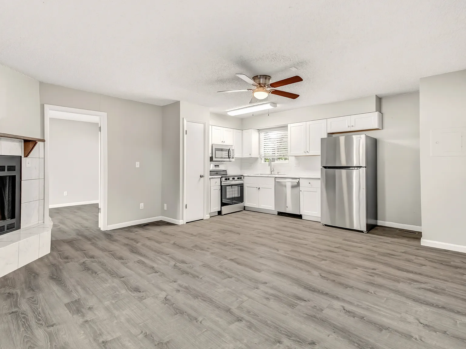 2 bed, 2.0 bath, 800 sqft, $1,295 — Photo 4