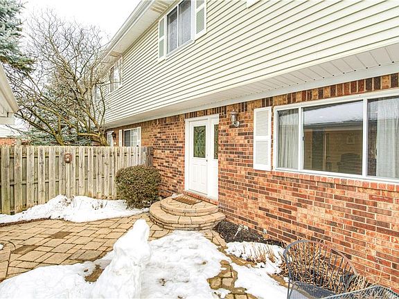 2nd image of 5515 Vin Rose Ln