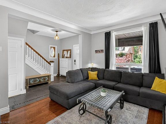 3rd image of 225 Prospect St S