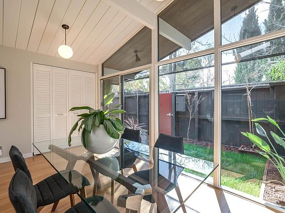 4th image of 139 Greenmeadow Way