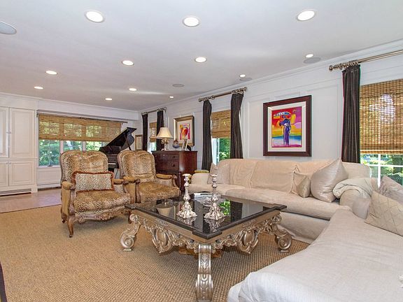 3rd image of 135 Redwood Drive