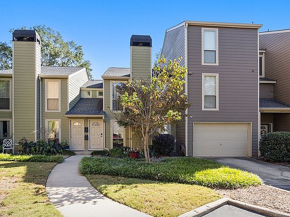 2nd image of 1105 Riverbend Club Dr SE
