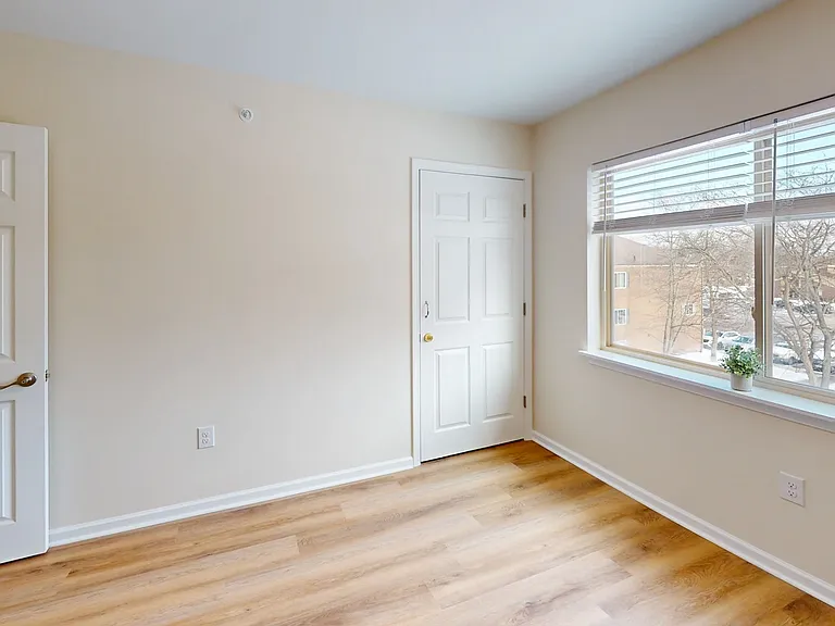 Viking Apartments and Townhomes — Photo 34