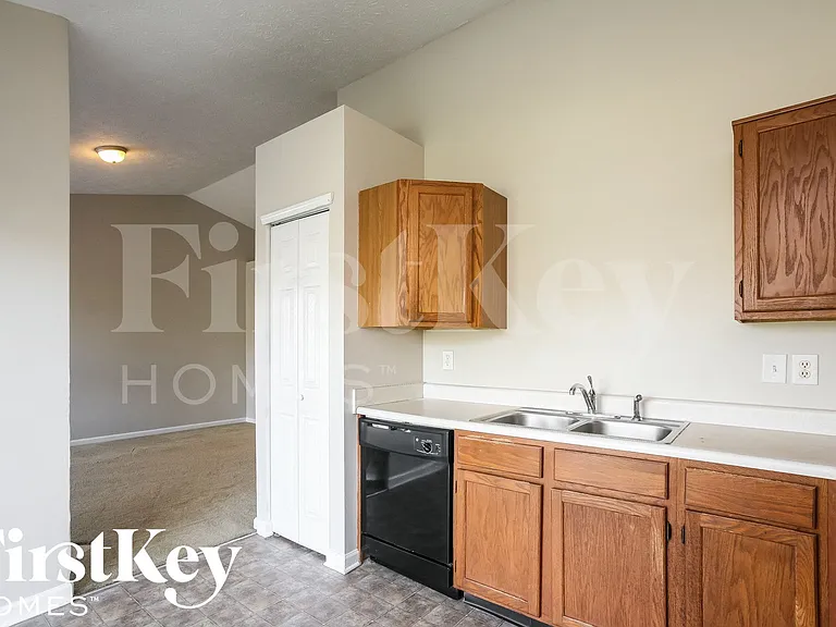 5922 Brookville Lake Dr — Photo 8