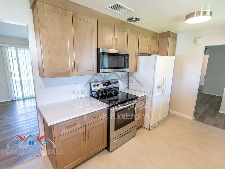 3409 E Indianola Ave — Photo 18