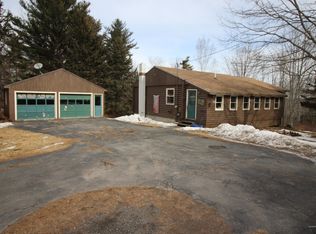 30 Log Cabin Dr, Friendship, ME 04547