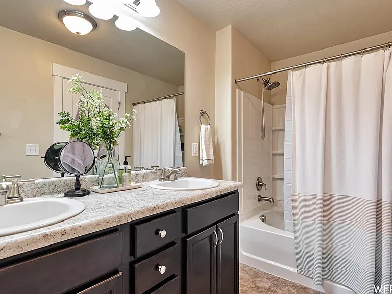 15222 S Republic Dr — Photo 10
