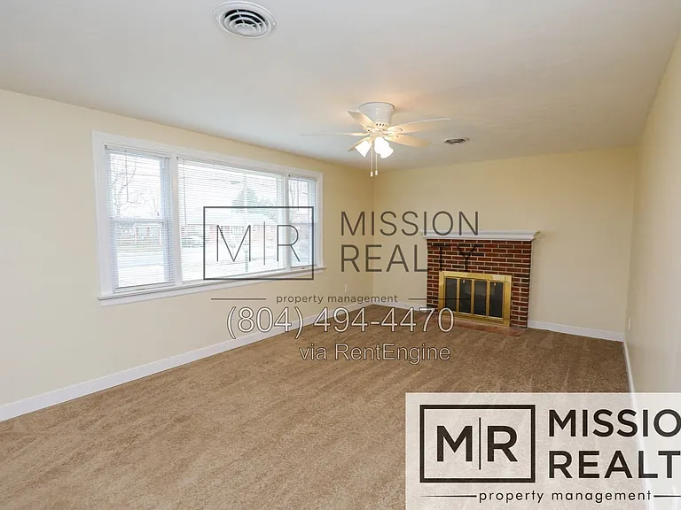 4823 Suecla Dr — Photo 2
