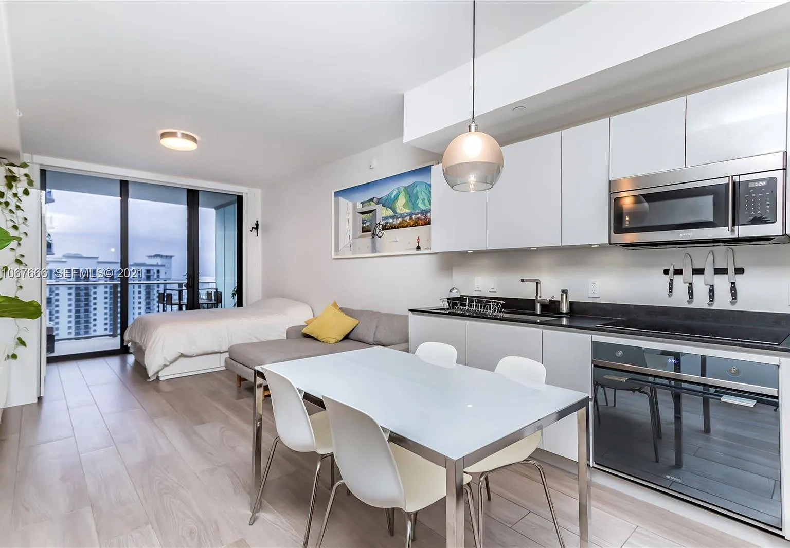 Studio, 442 sqft, $2,700 — Photo 4