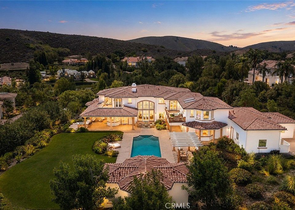 1st image of 988 Candlecrest Dr