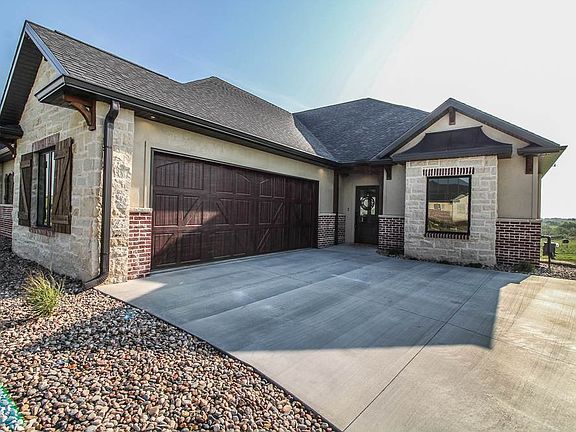 4th image of 4112 Macgillivray Dr