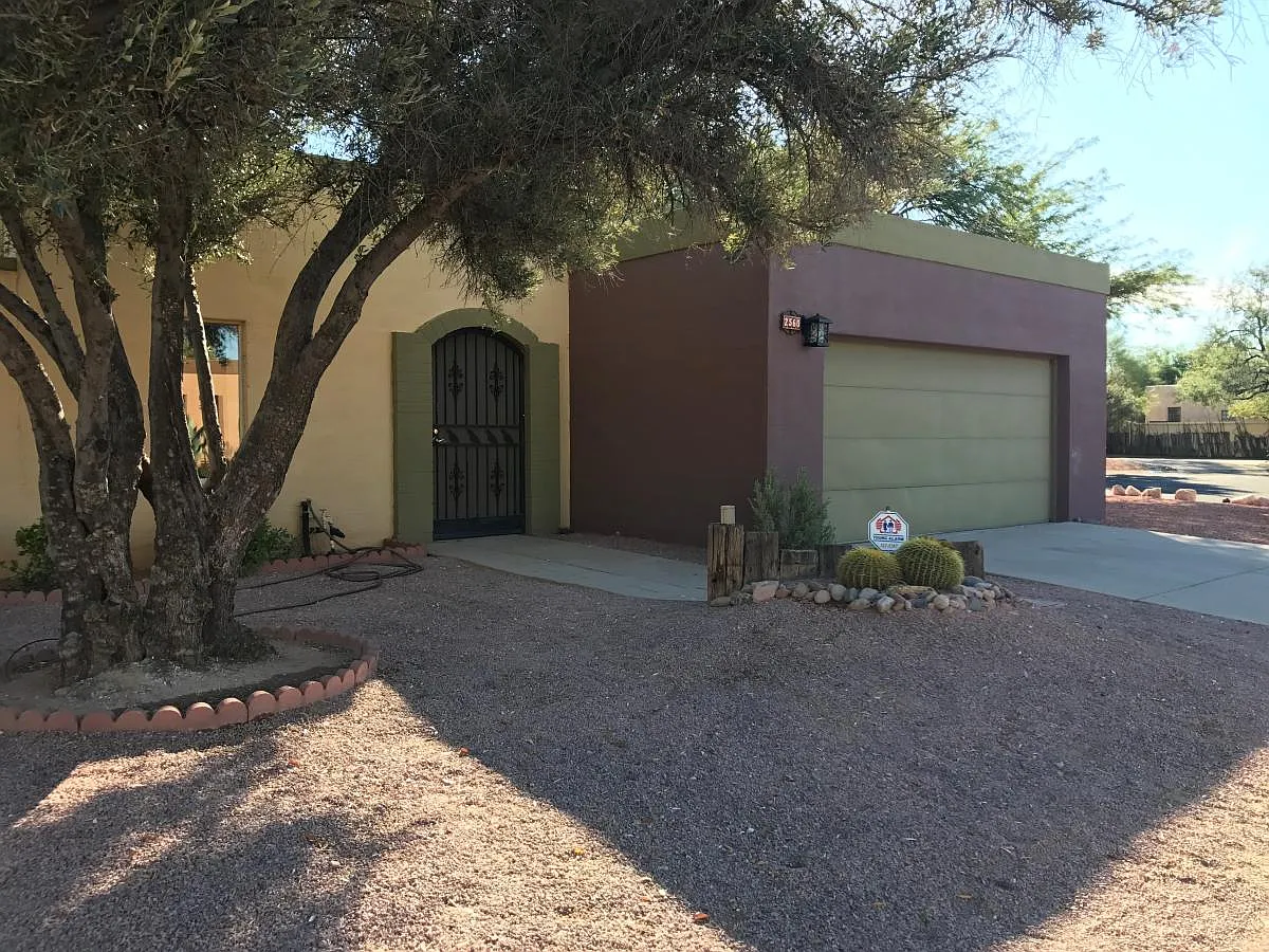 4 bed, 2.5 bath, 2200 sqft, $2,600 — Photo 2