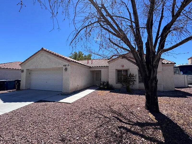 3 bed, 2.0 bath, 1286 sqft, $1,850 — Photo 2