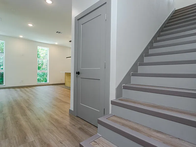 4001 Roseland Ave — Photo 34