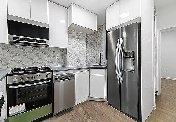 3rd image of 666 9th Ave #4F