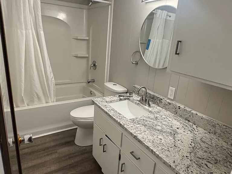 224 W Main St — Photo 15
