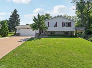 331 Parkway Dr, Mount Horeb, WI 53572