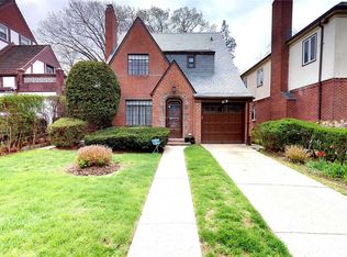 7040 Juno St, Forest Hills, NY 11375