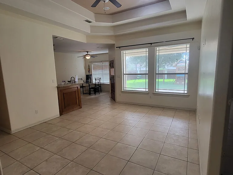 3714 Illeana St — Photo 3