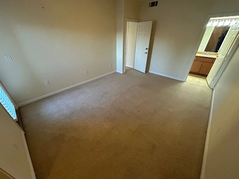 4400 S Jones Blvd #2052 — Photo 15