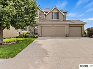 9510 S 27th St, Bellevue, NE 68147