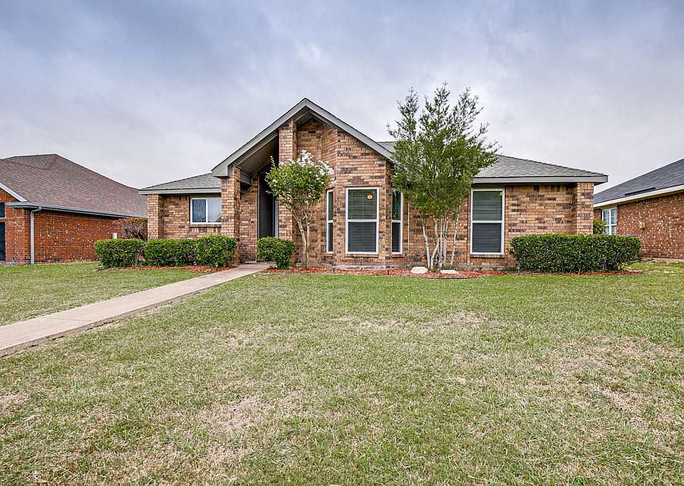 1st image of 2610 Trumpet Dr