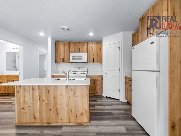 2nd image of 5777 S 5th Ave #D