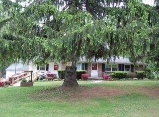 1319 Ellis Woods Rd, Pottstown, PA 19465